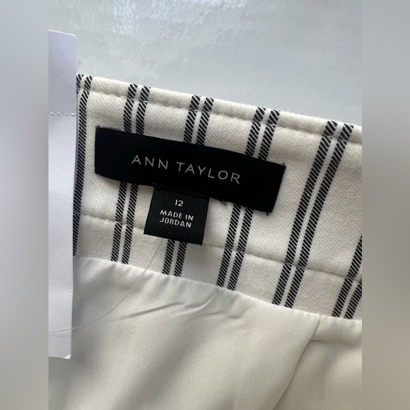 Ann Taylor Striped A-Line Skirt Size 12
White Black Belted Career Office - Picture 7 of 12